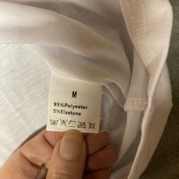 NWOT Cherries T-Shirt Size Medium - Picture 8 of 9